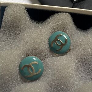 Authentic CHANEL CC logo clip-on earrings in Turquoise/gold color